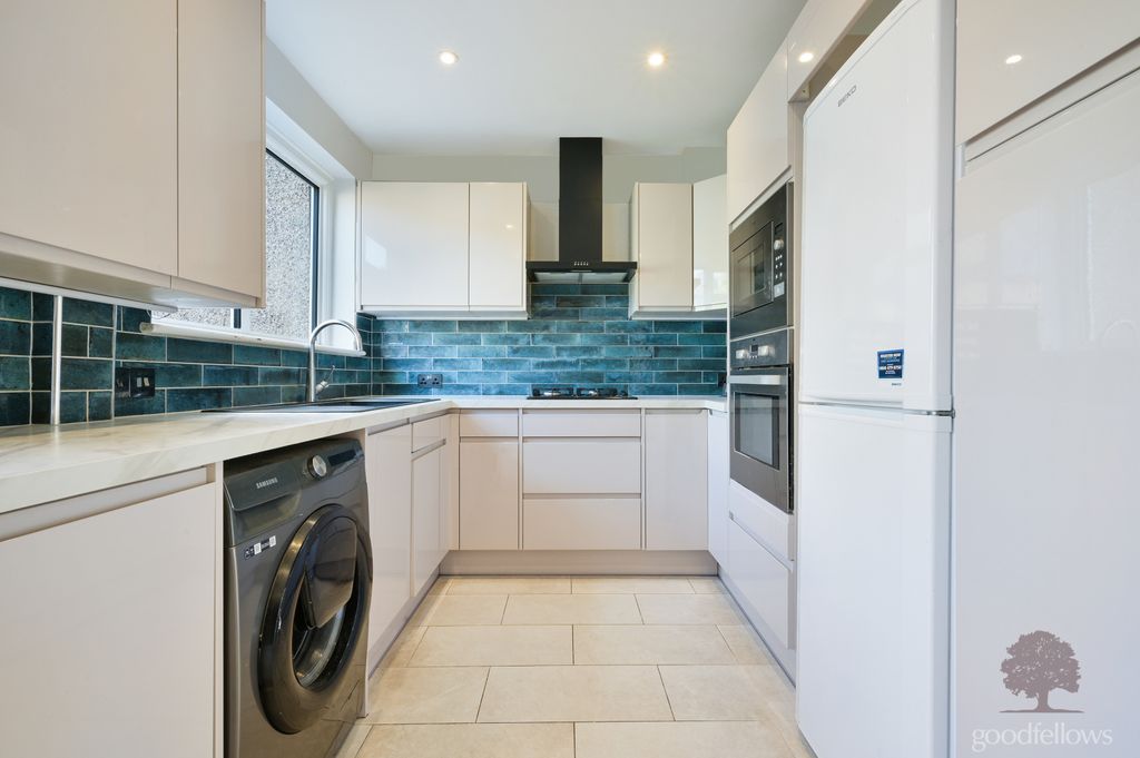 Property photo 3 of 17 Picture No. 02
