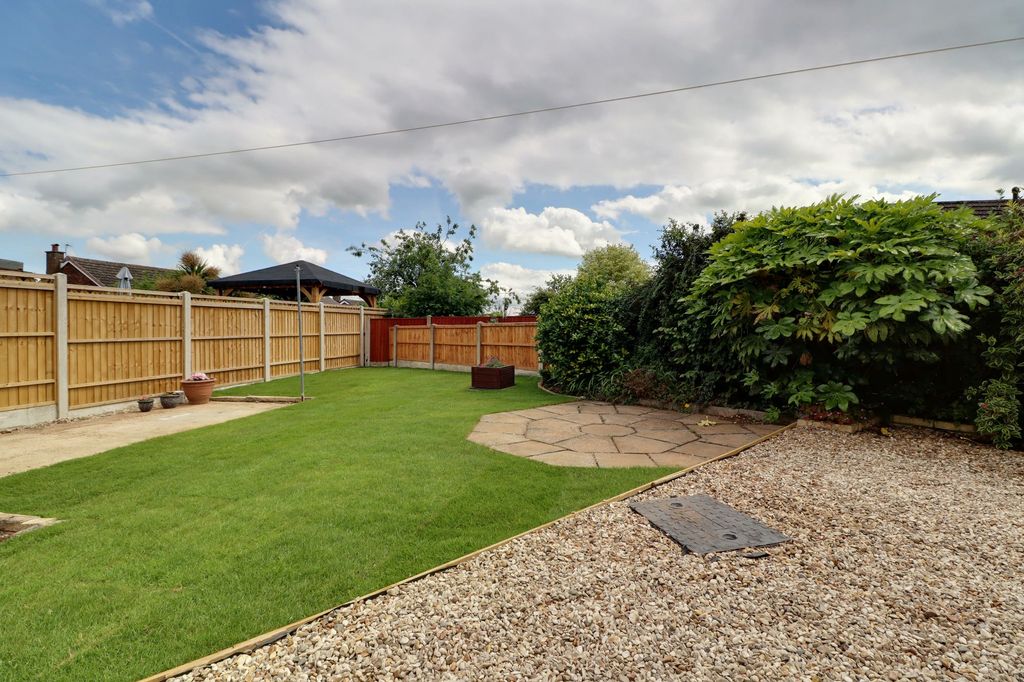 Property photo 2 of 23