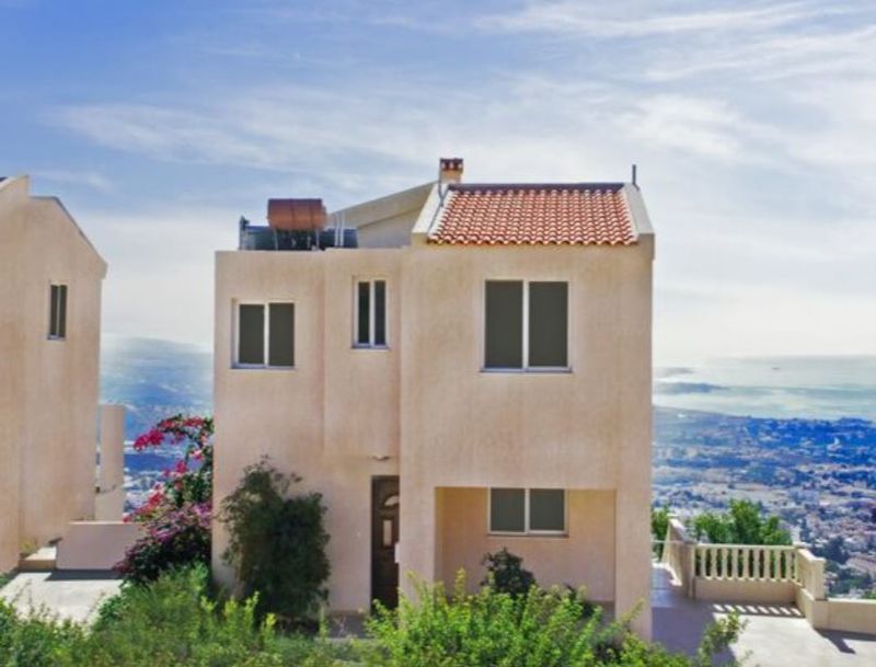 Property photo 2 of 10 Villa