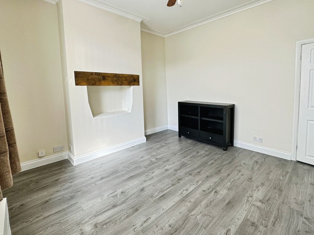 Property photo 2 of 18 Front Reception Room