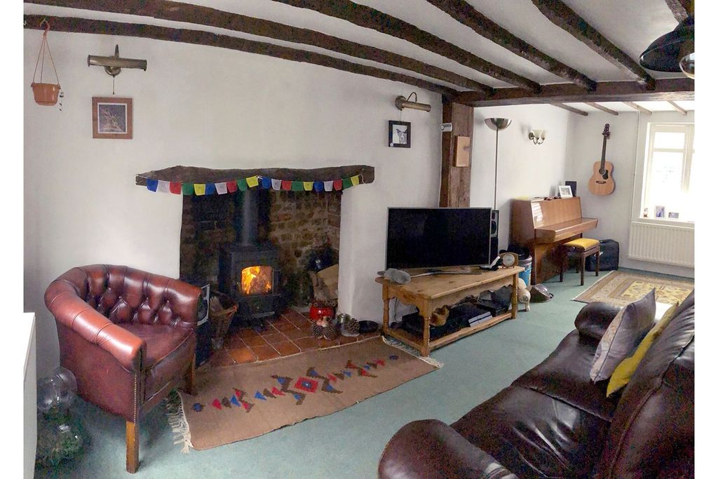 Property photo 2 of 38 Lounge