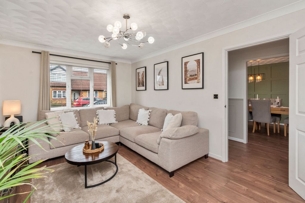 Property photo 3 of 42