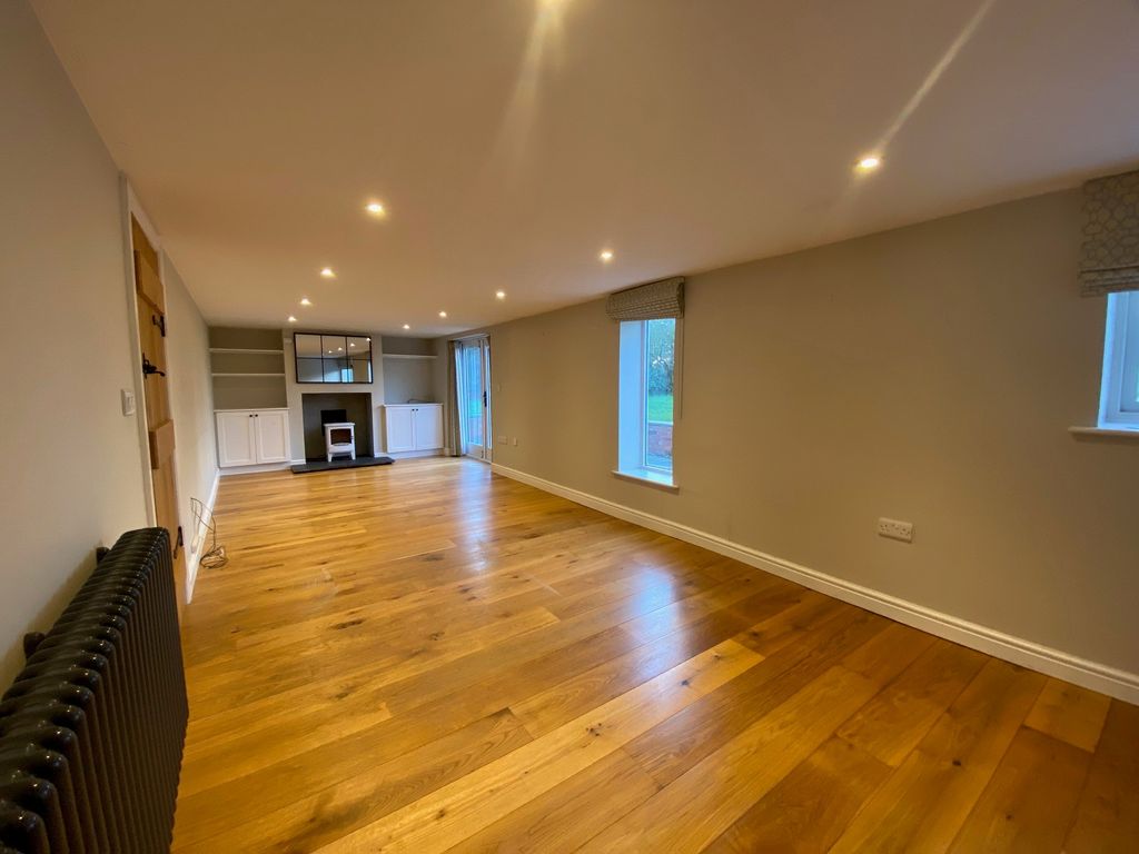 Property photo 2 of 14 Living Room