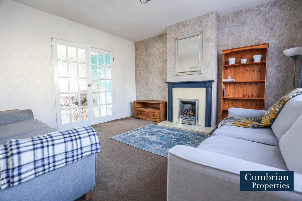 Property photo 2 of 17 Lounge