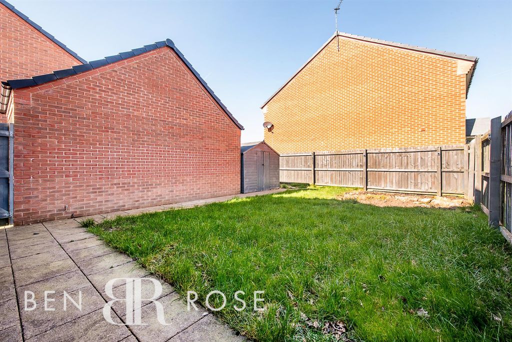 Property photo 3 of 27 Garden