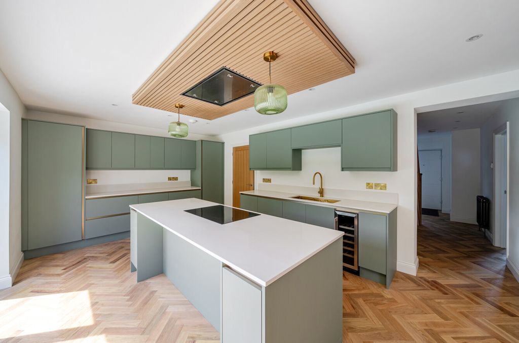 Property photo 2 of 33 1485065-18-6A4Bdd...
