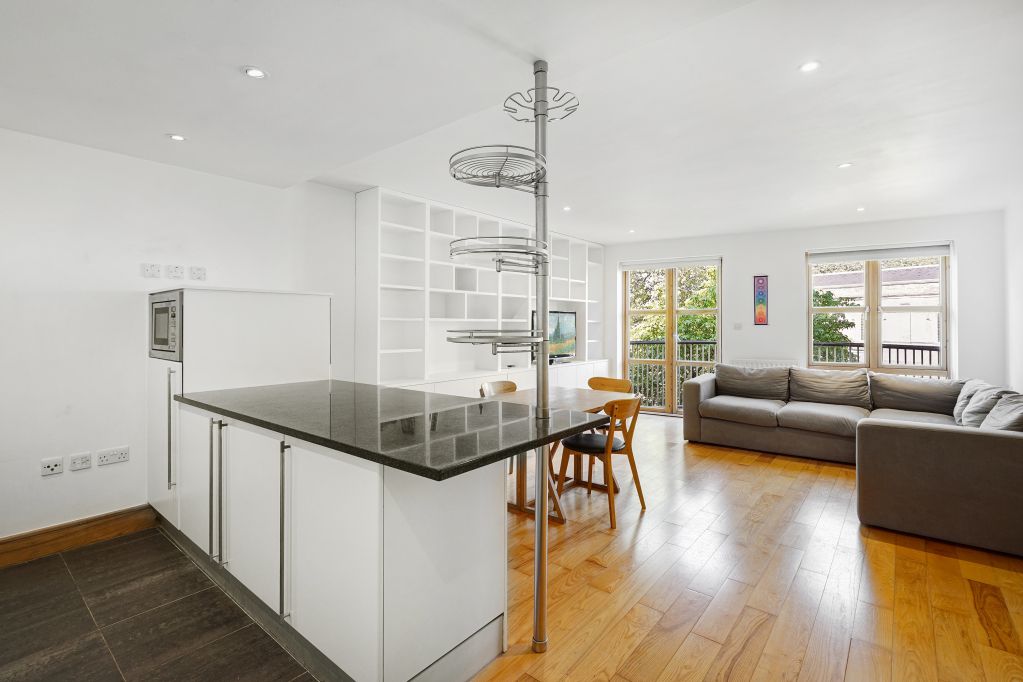 Property photo 2 of 13 Picture 2