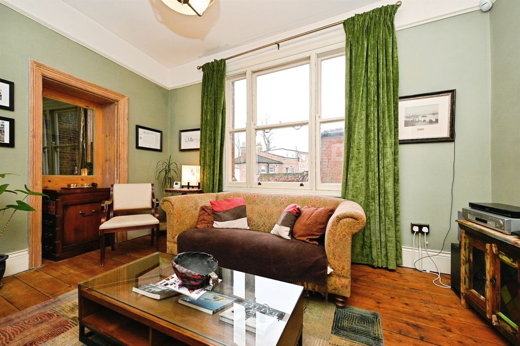 Property photo 3 of 20