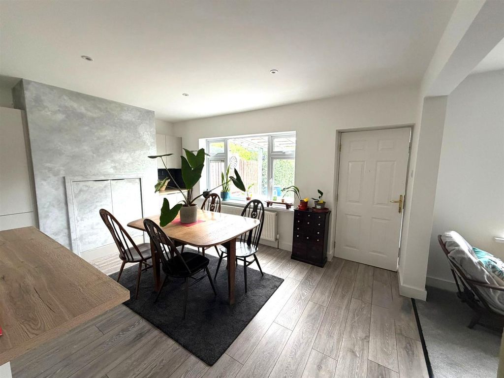 Property photo 3 of 12 Dining Room