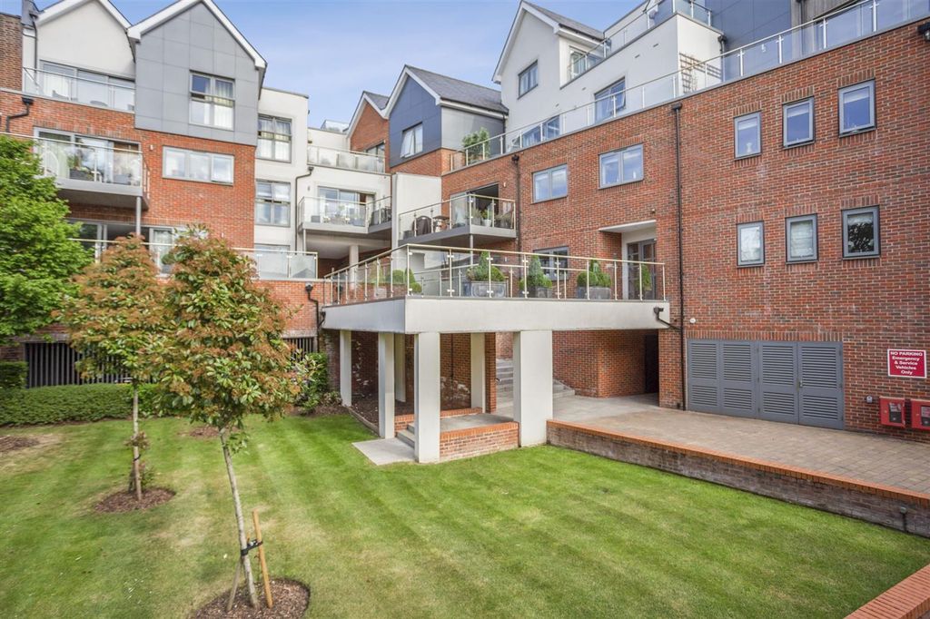 Property photo 1 of 10