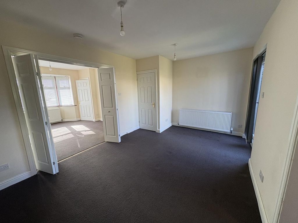 Property photo 3 of 9 Living Room