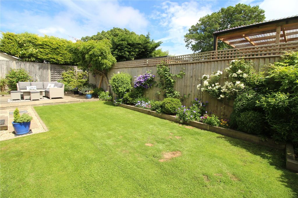 Property photo 2 of 18 Picture No. 20