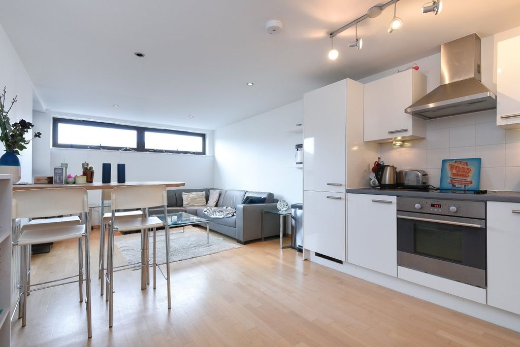 Property photo 1 of 12 252478 (1)