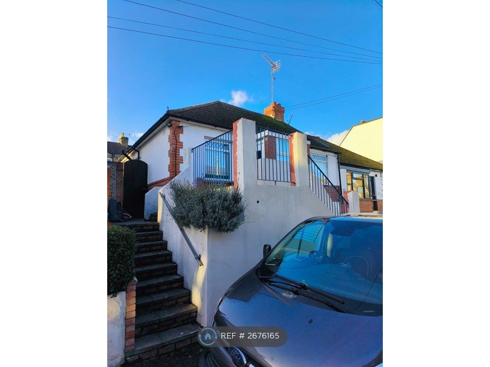 Property photo 2 of 20