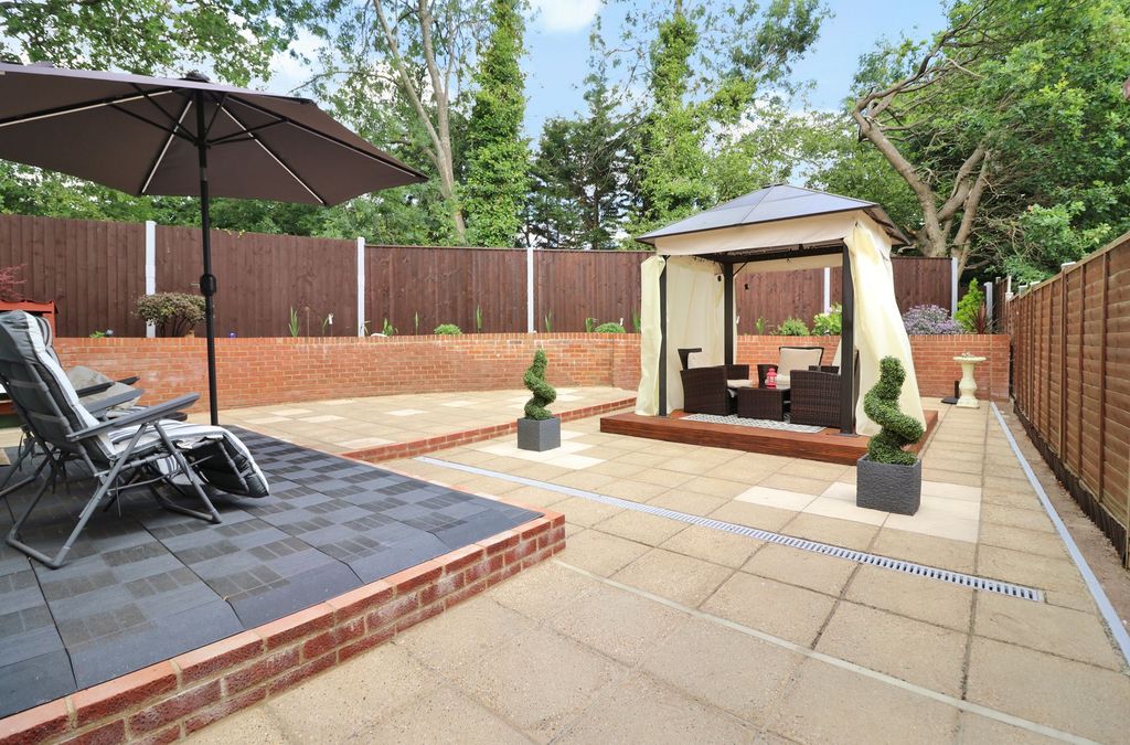 Property photo 2 of 15