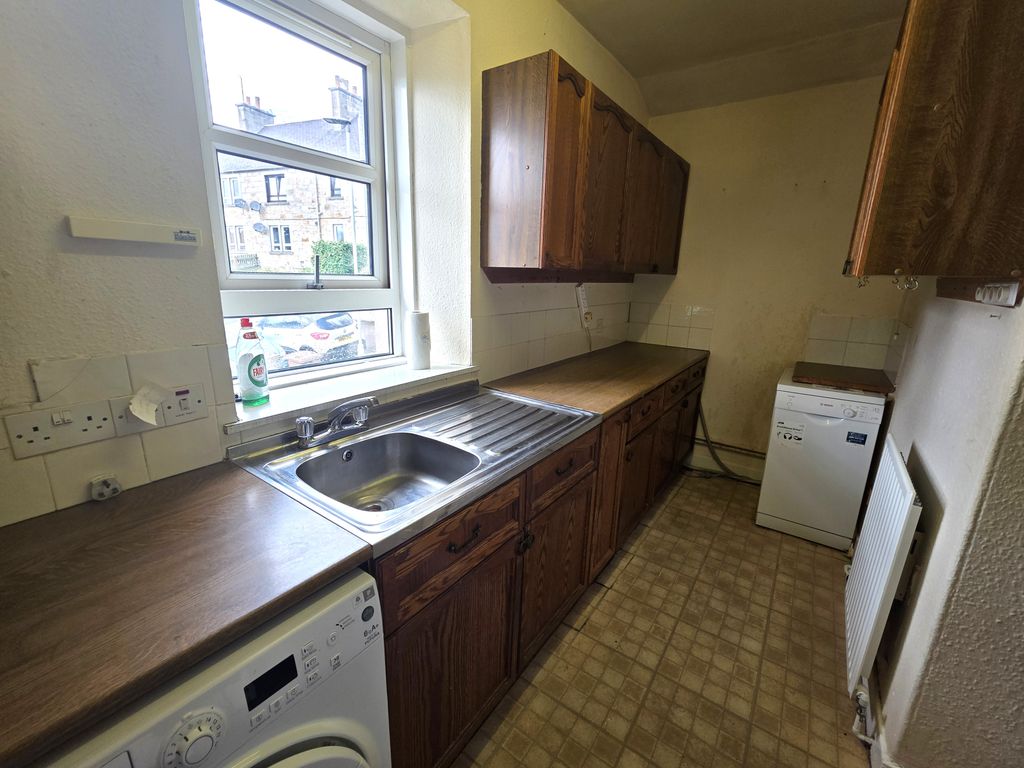 2 bed flat for saleKingsmills, Elgin IV30 photo 5