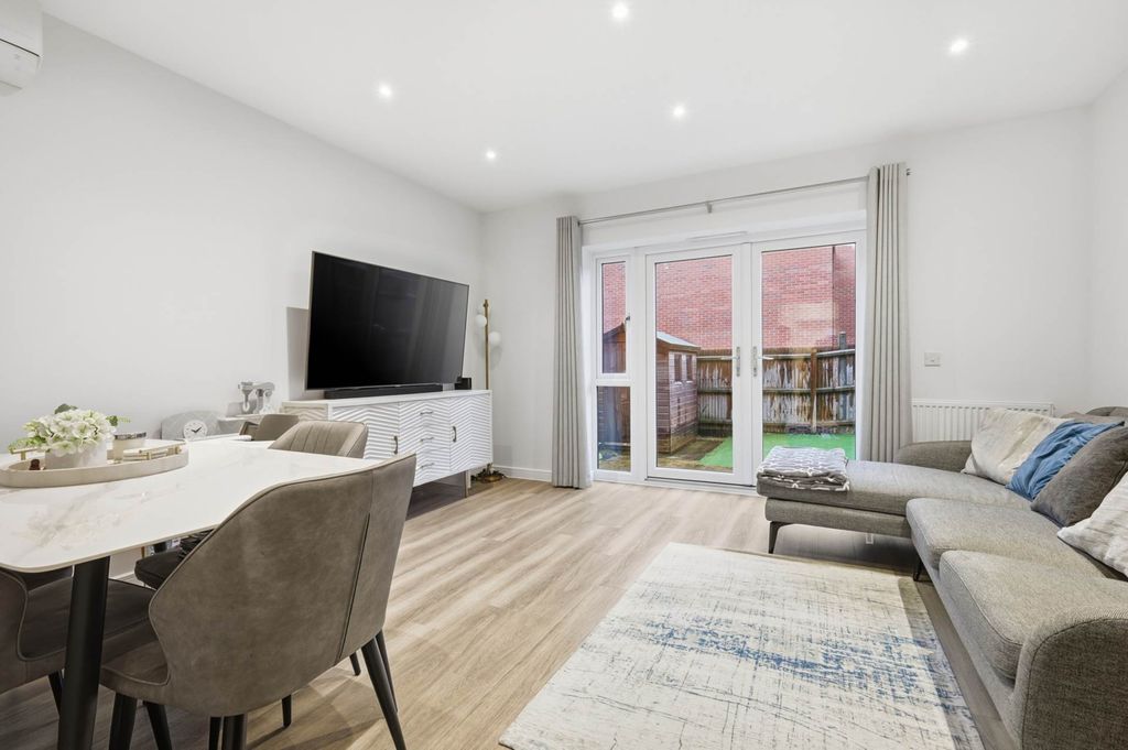 Property photo 3 of 22