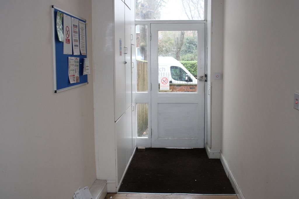 Property photo 2 of 12 Communal Entrance Hall