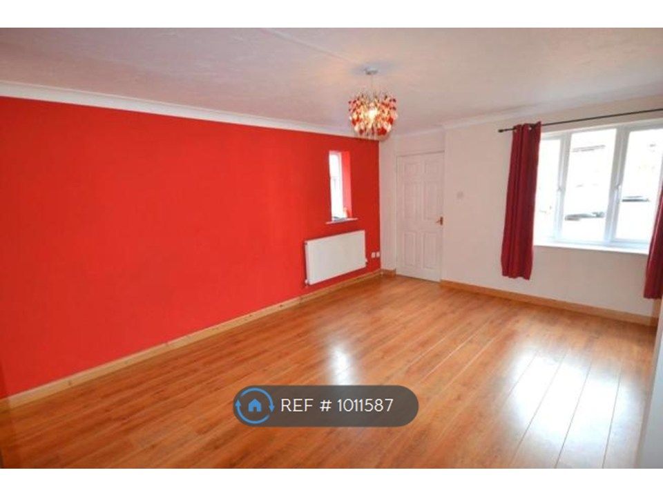 Property photo 2 of 10 Living Room