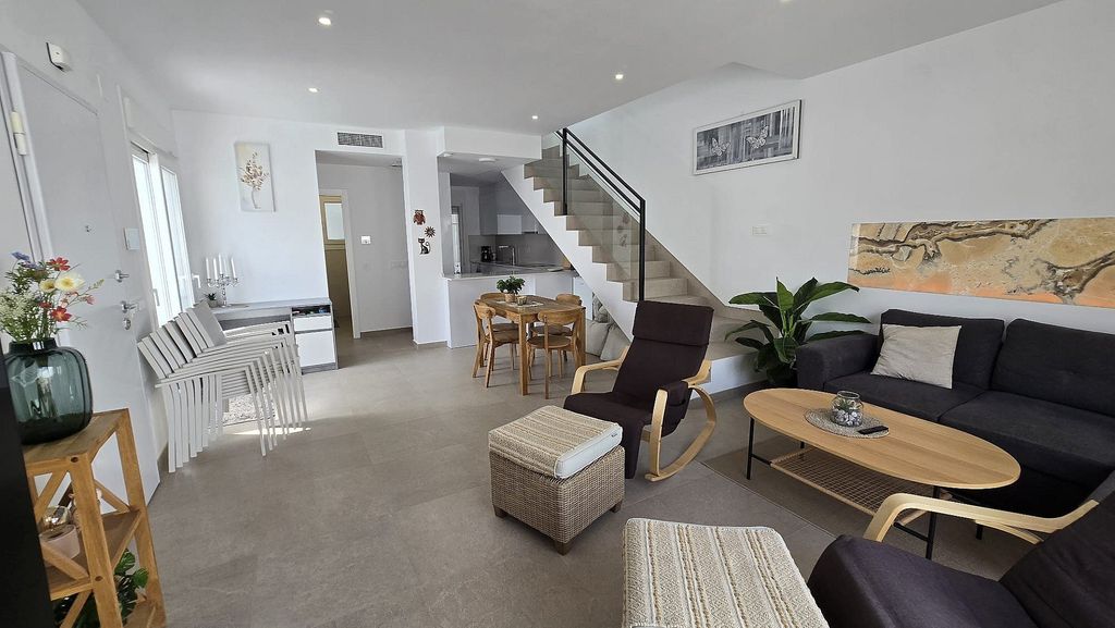 Property photo 2 of 39