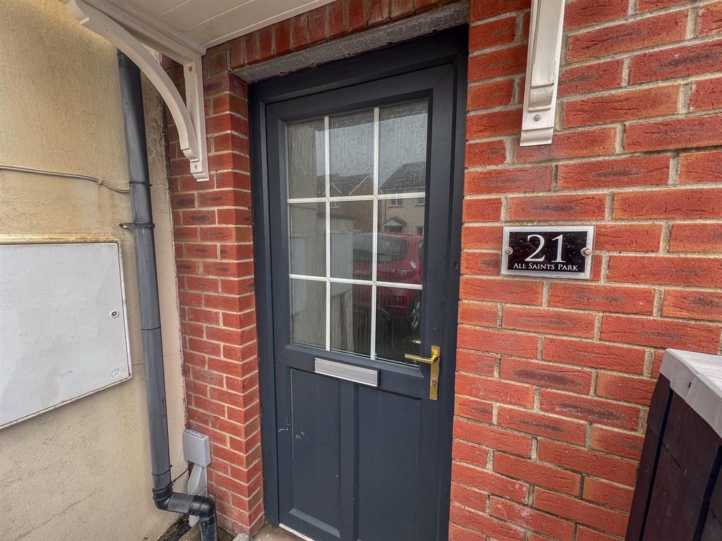 Property photo 2 of 15 21 All Saints Park-02.Jpg