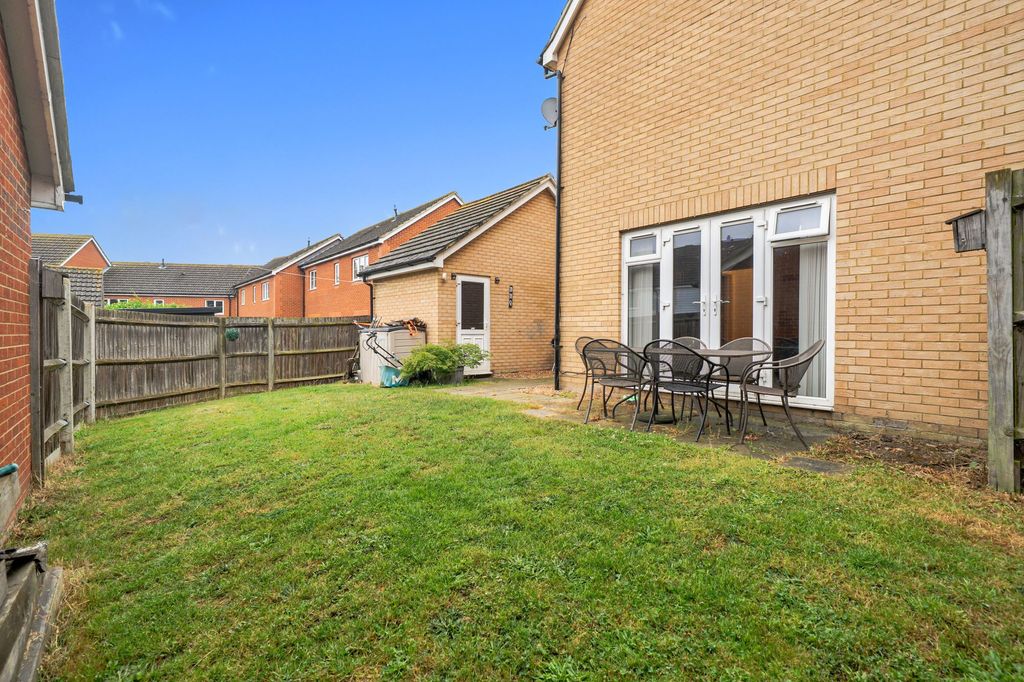 Property photo 2 of 21