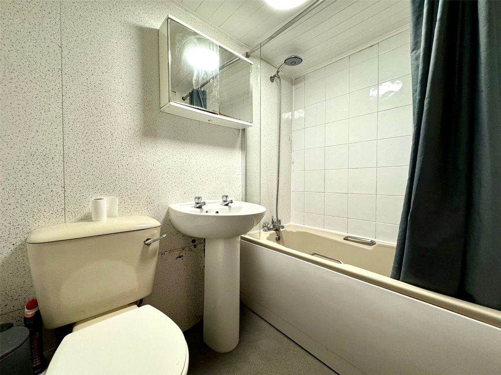 Property photo 3 of 7 Picture No. 01
