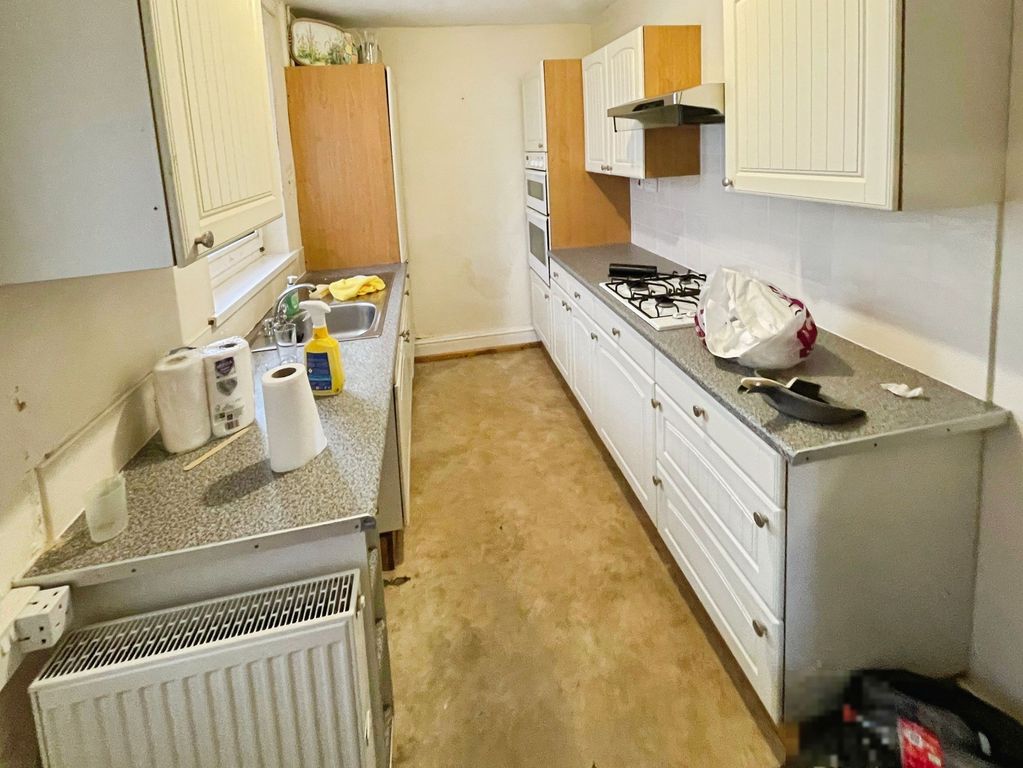 Property photo 3 of 12
