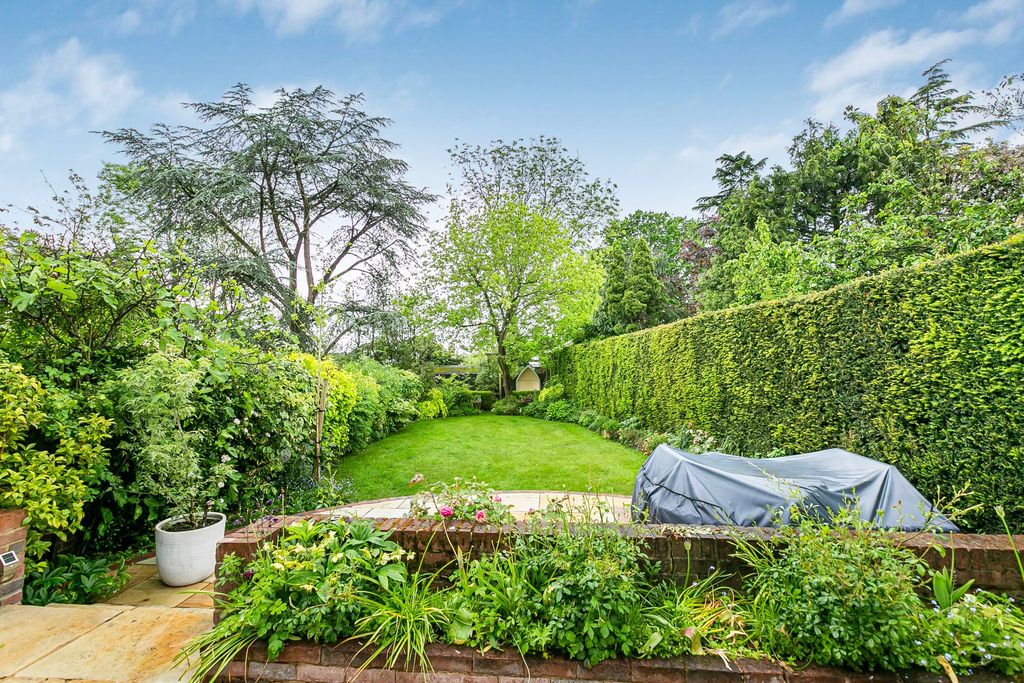 Additional image 27 of 5 bed detached house for saleGeorges Wood Road, Brookmans Park, Hatfield AL9