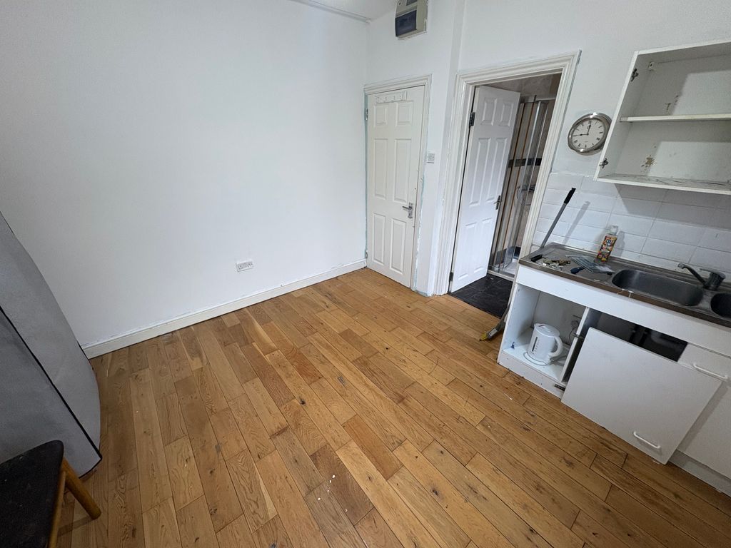 Property photo 3 of 5 Img_9041