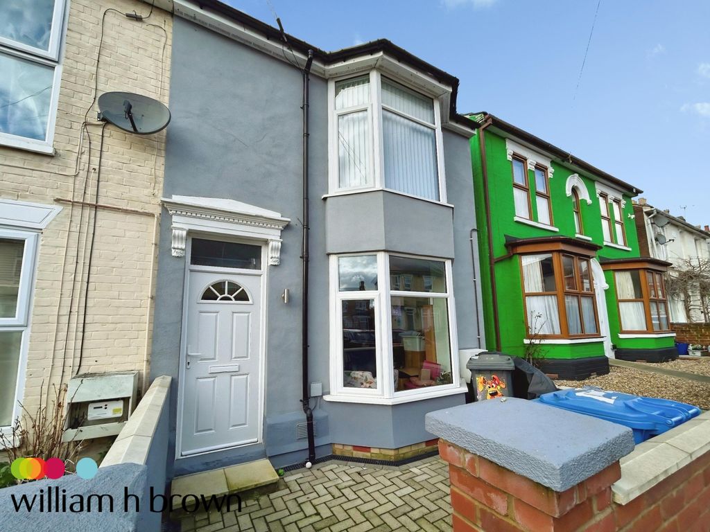 Property photo 1 of 4 Front