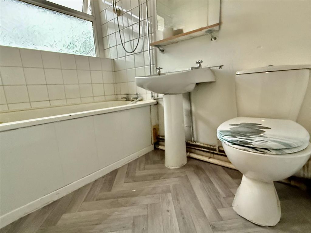 Property photo 3 of 6 Bathroom