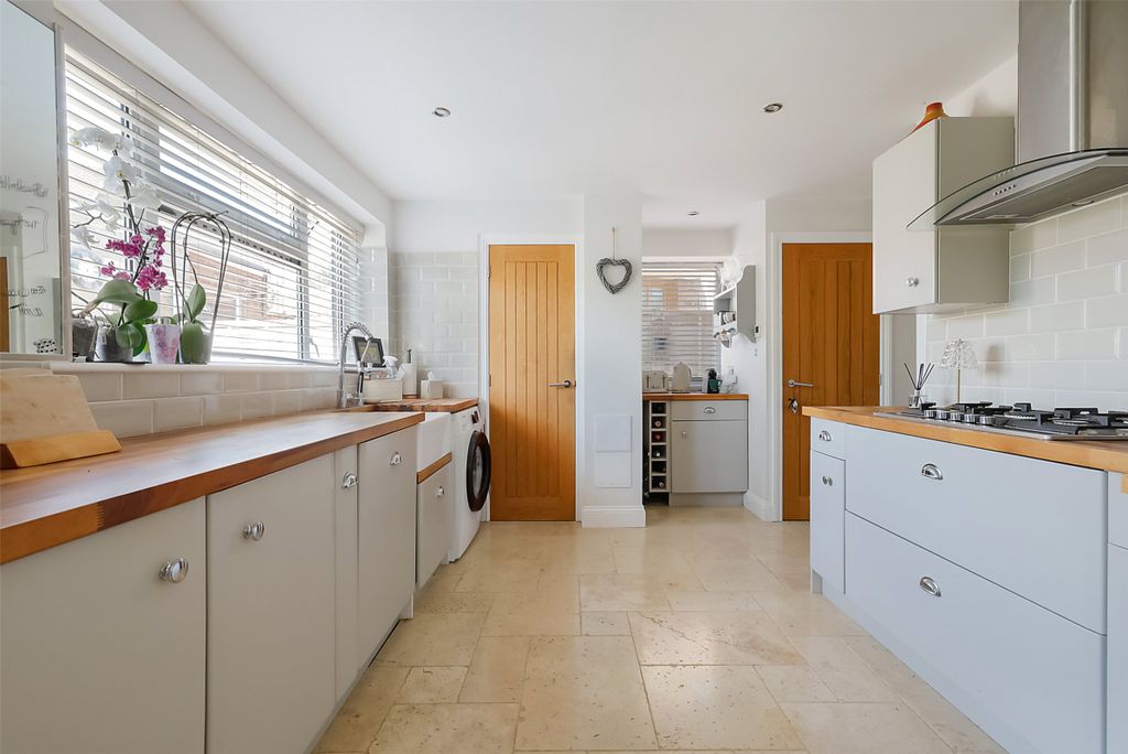 Property photo 3 of 10 Picture No. 02