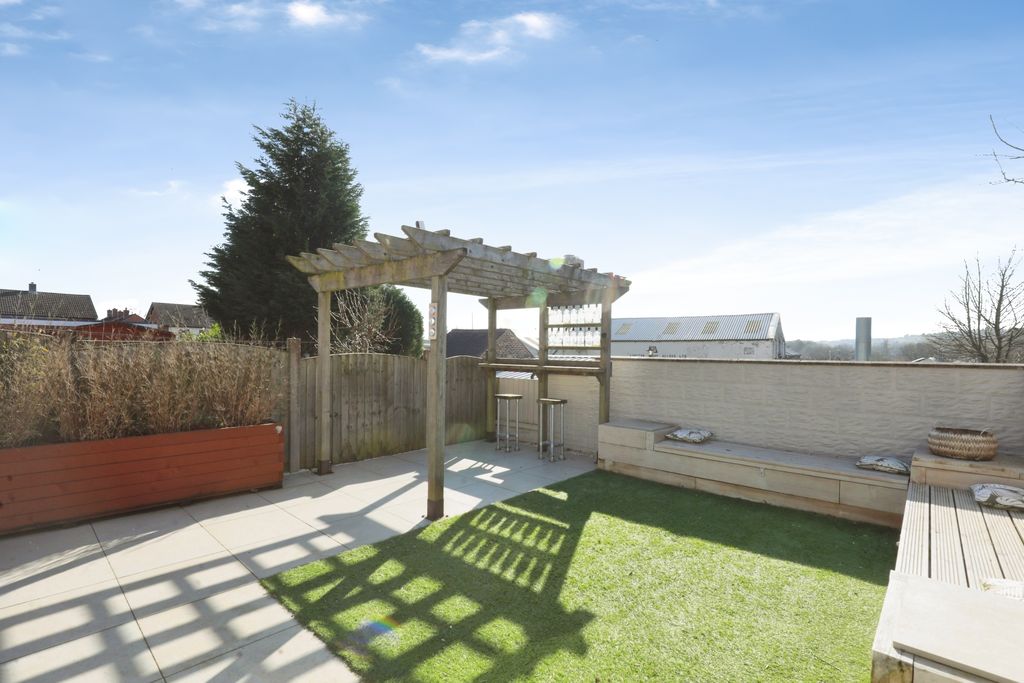 Property photo 2 of 13