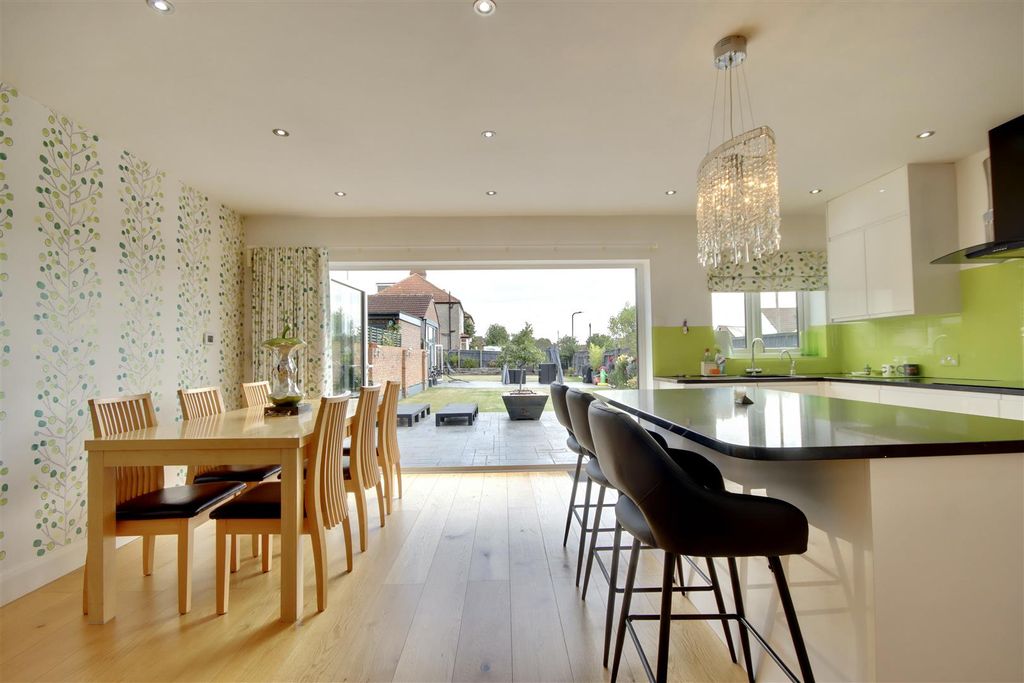 Property photo 3 of 38 F227Bea9-E8Bf-4871-8943-524C67A8746B_1_201_A.Jpeg