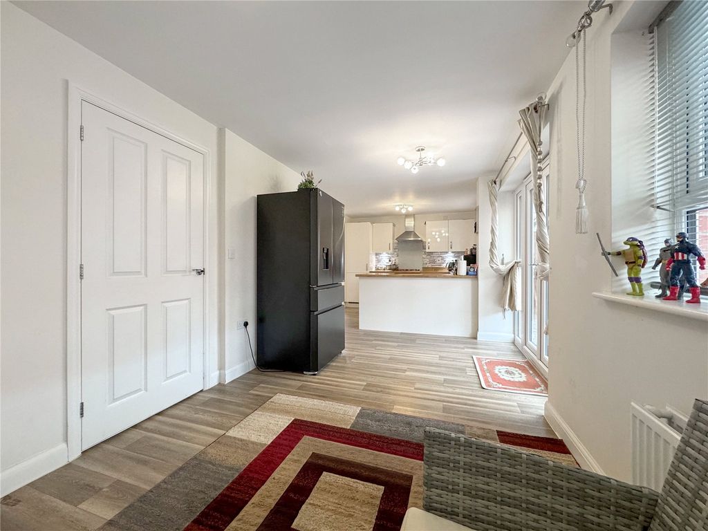 Property photo 3 of 28 Kitchen Diner