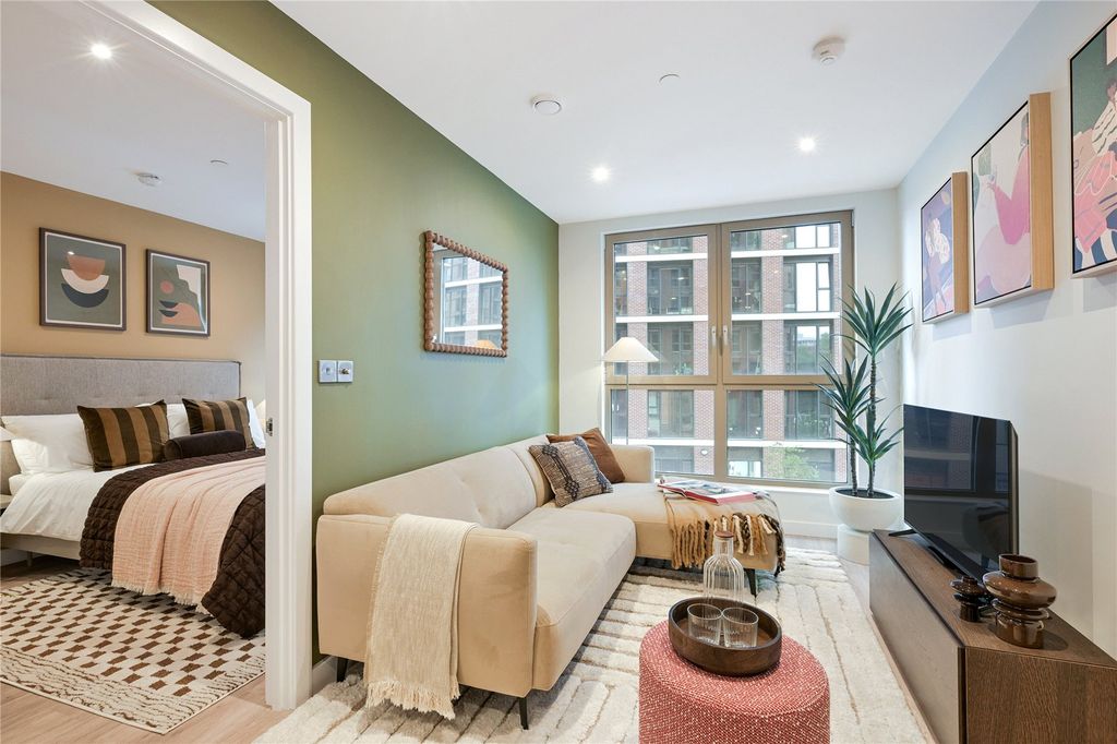 Property photo 2 of 14 Picture No. 17