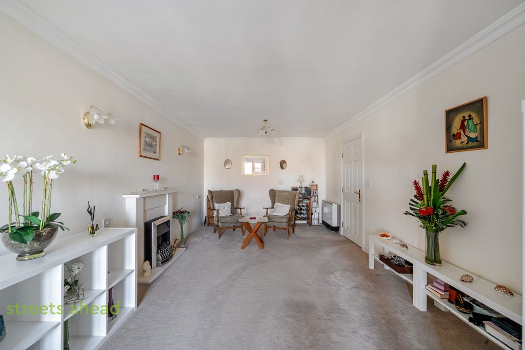 Property photo 3 of 16 F27F047A-dc05-403...