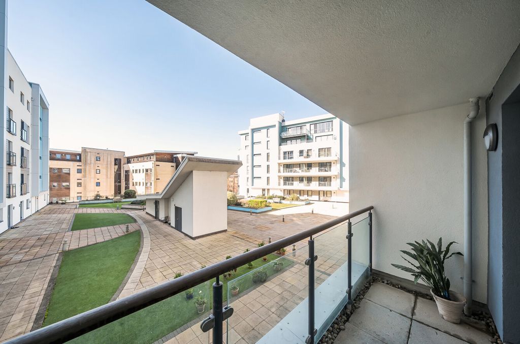 Property photo 1 of 9 1429041-12-69B9Aa...