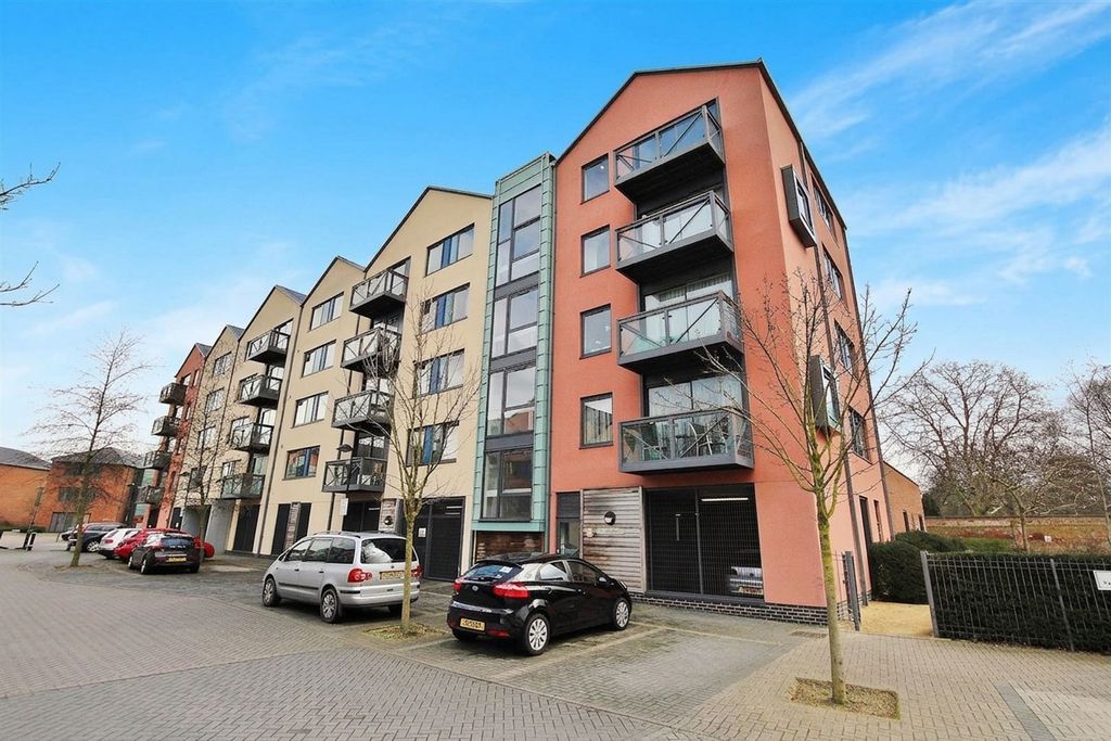 Property photo 1 of 5