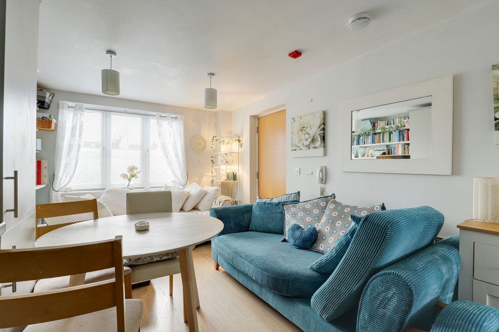 Property photo 3 of 7