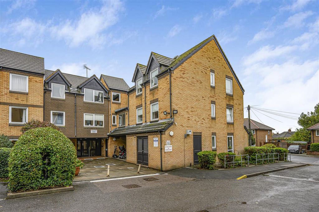 Property photo 1 of 33