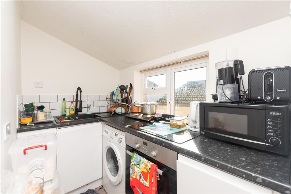 Property photo 2 of 4 Kitchen