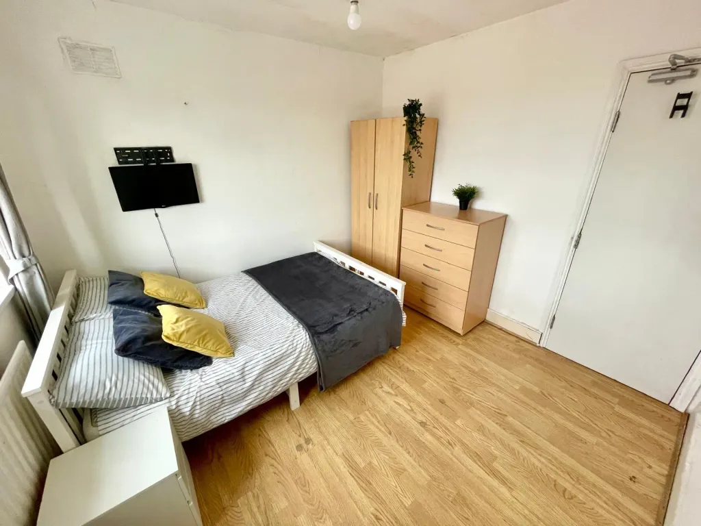 Property photo 3 of 9