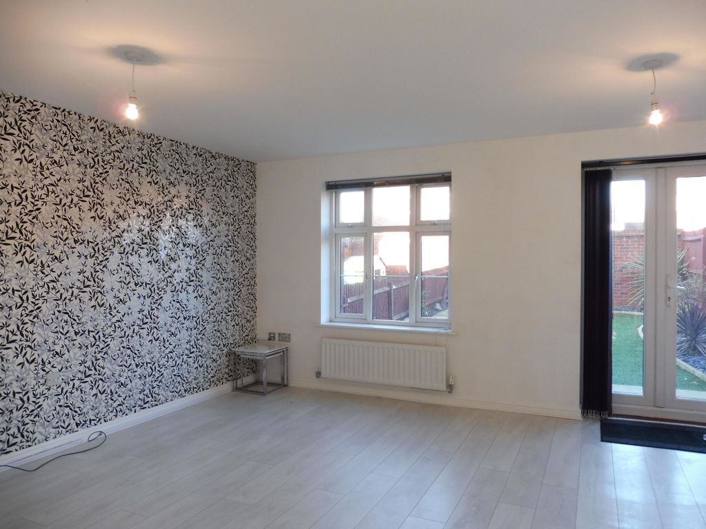 Property photo 2 of 7 Living Room