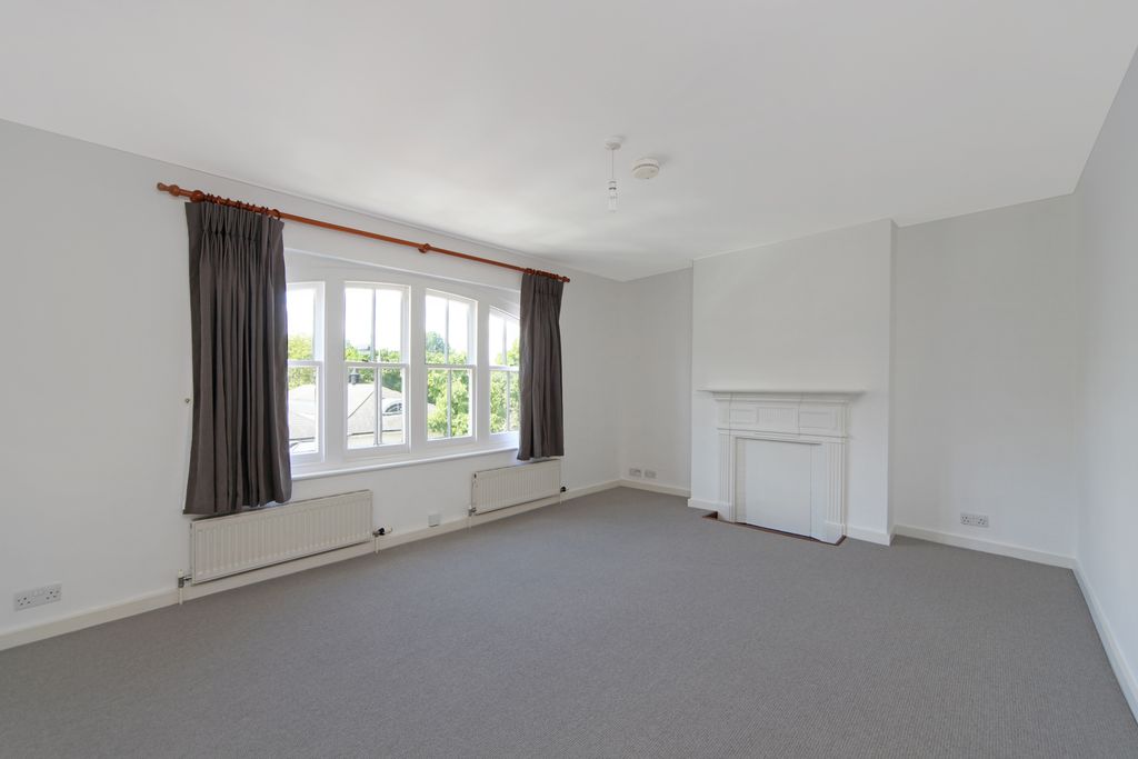 Property photo 1 of 10 Front Living Room