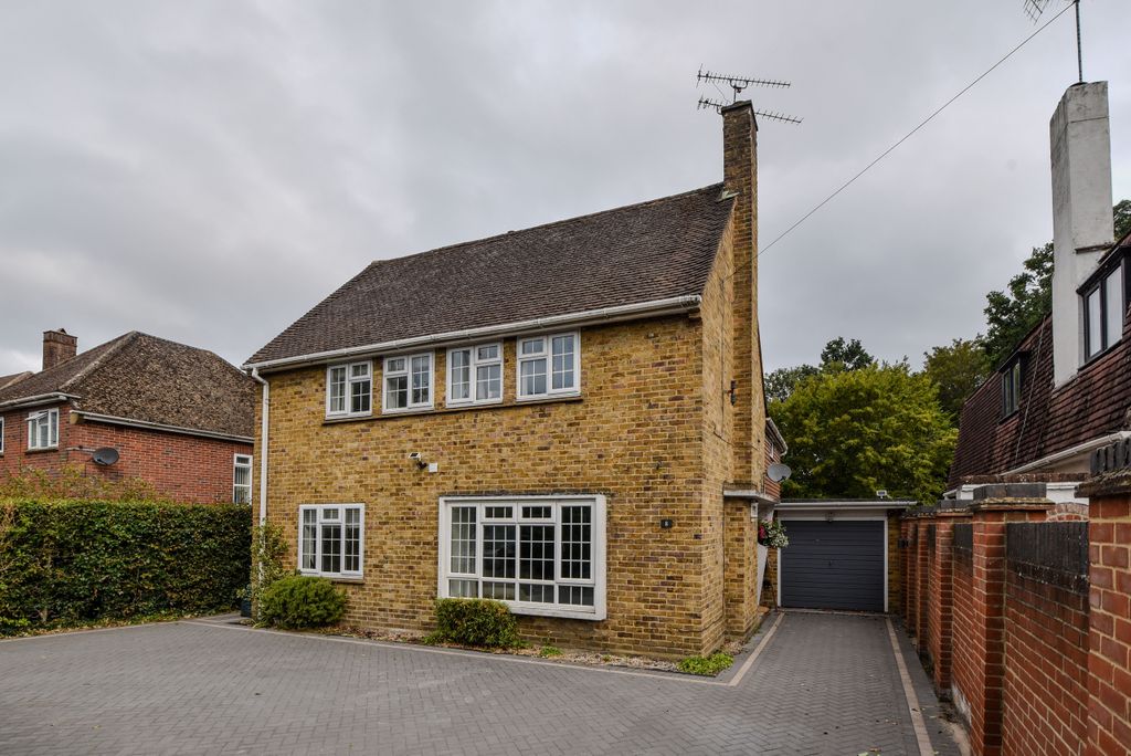 Property photo 1 of 21 A (1)