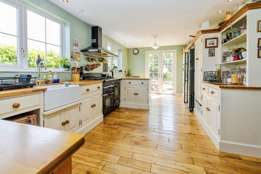 Property photo 2 of 34 Kitchen