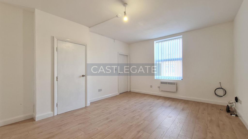 Property photo 2 of 4 Flat 1, 33 Blacker Road, Huddersfield, HD1 5Hu (6)