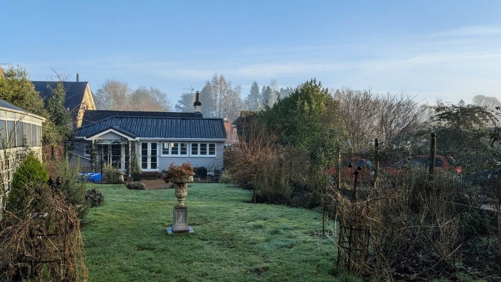 Property photo 3 of 52